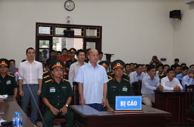 Bị cáo Đinh Ngọc Hệ tại phiên tòa.