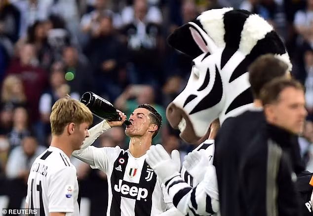 Sau trận đấu, Ronaldo chính thức tuyên bố về tương lai gắn bó lâu dài với Juventus.