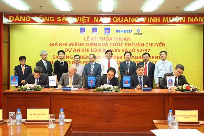 Quang cảnh lễ ký.