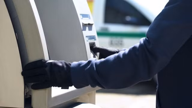 Trộm cây ATM gia tăng ở châu Âu. Trộm cây ATM gia tăng ở châu Âu.
