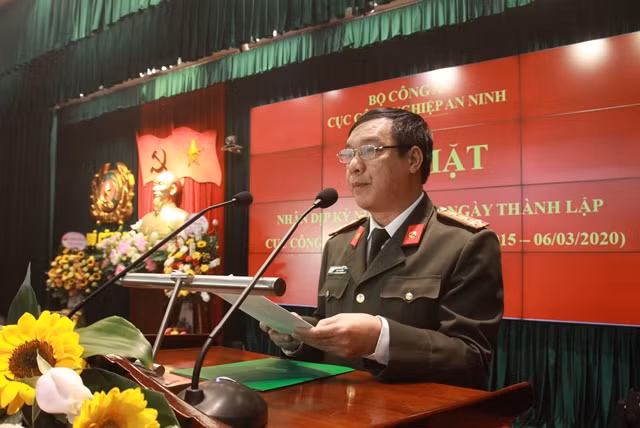 Đại tá Nguyễn Duy Toan phát biểu tại buổi gặp mặt.