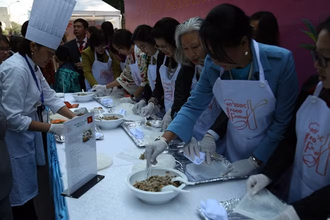 Liên hoan Ẩm thực quốc tế 2019 là sự tiếp nối tiếp nối thành công của các chương trình Liên hoan Ẩm thực trước (08/03/2014; 24/01/2015; 05/12/2015; 11/12/2016; 10/12/2017; 09/12/2018), do Cục Phục vụ Ngoại giao đoàn chủ trì tổ chức.