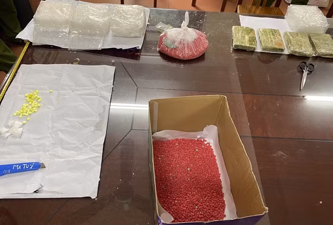 Tang vật của các đối tượng.