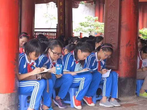 Lịch sử ở bậc THPT là môn học bắt buộc với thời lượng 52 tiết ảnh 3
