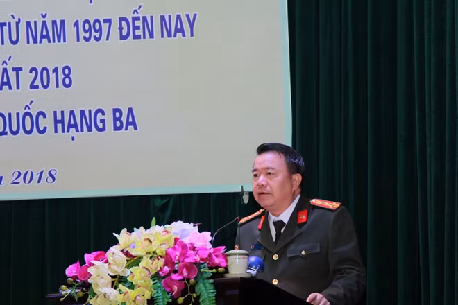 Đại tá Nguyễn Văn Trung -Giám đốc Công an tỉnh phát biểu tại buổi gặp mặt.