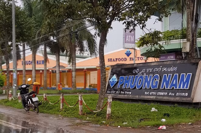 Công ty CP thủy sản Phương Nam (Sóc Trăng), chưa đóng BHXH cho công nhân từ tháng 6-2016 đến nay, với số tiền gần 12 tỷ đồng.