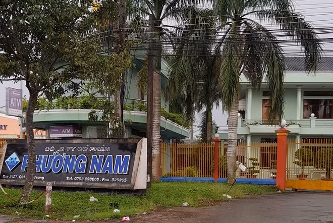 Công ty CP thủy sản Phương Nam (Sóc Trăng), chưa đóng BHXH cho công nhân từ tháng 6-2016 đến nay, với số tiền gần 12 tỷ đồng.