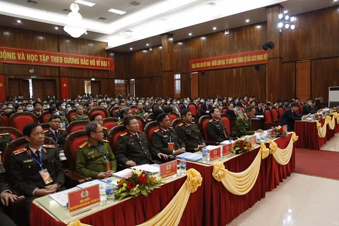 Các đại biểu tham dự hội nghị.