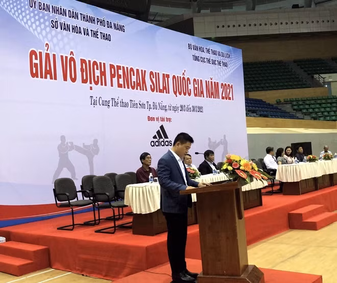 Một số hình ảnh trong ngày khai mạc.