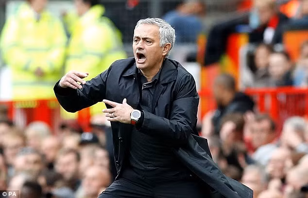 Mourinho liên tục chỉ trích các học trò sau thất bại tại mùa giải này. Mourinho liên tục chỉ trích các học trò sau thất bại tại mùa giải này.