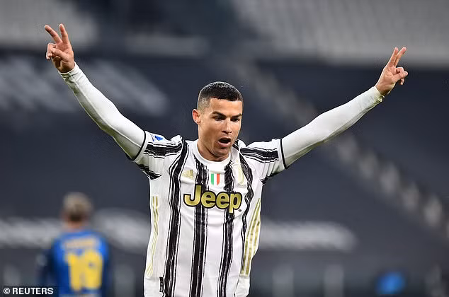 Ronaldo đã vượt qua Pele để trở thành cầu thủ ghi nhiều bàn thắng thứ 2 trong lịch sử. Ronaldo đã vượt qua Pele để trở thành cầu thủ ghi nhiều bàn thắng thứ 2 trong lịch sử.
