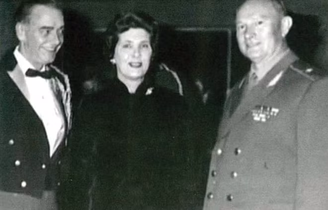 Dmitri Polyakov được phong thiếu tướng khi đang công tác tại Ấn Độ