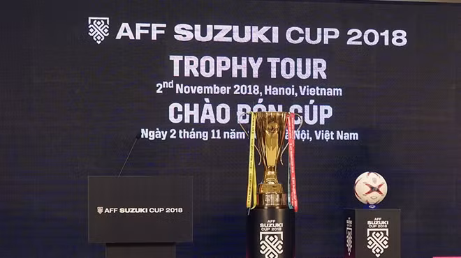Chiếc Cup vàng AFF Cup lần đầu quay lại Hà Nội sau 10 năm. Trong chương trình này, chiếc Cup vàng AFF Suzuki Cup sẽ được trưng bày trong 3h để người hâm mộ chiêm ngưỡng.