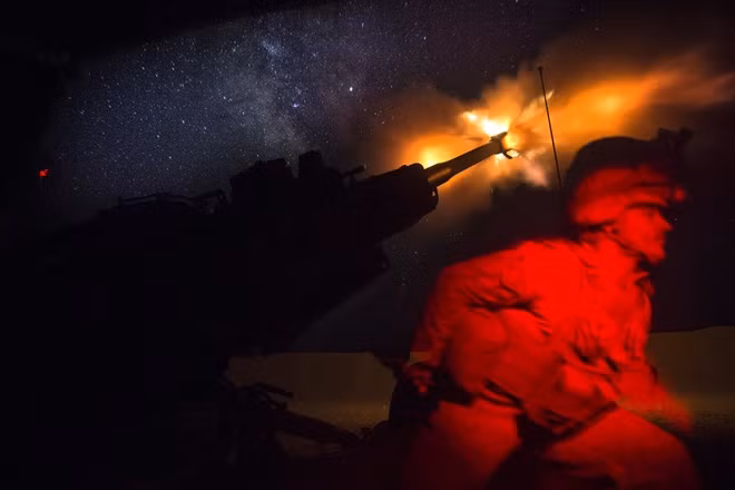 Pháo M-777 của Mỹ tại Syria.