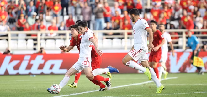 Duy Mạnh sẽ không thể ra sân trong trận gặp Yemen. Ảnh: AFC.