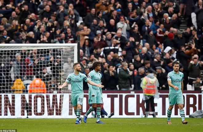 Arsenal giờ đây cách xa top 4.