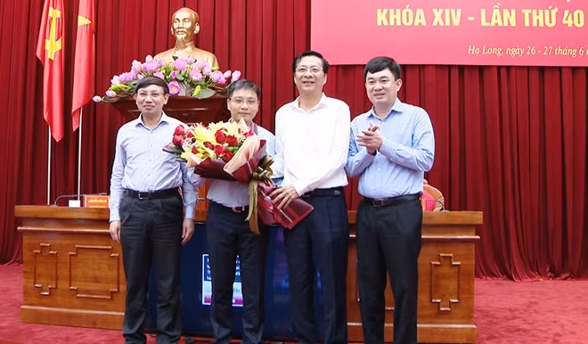 Lãnh đạo Tỉnh ủy Quảng Ninh chúc mừng tân Phó Bí thư