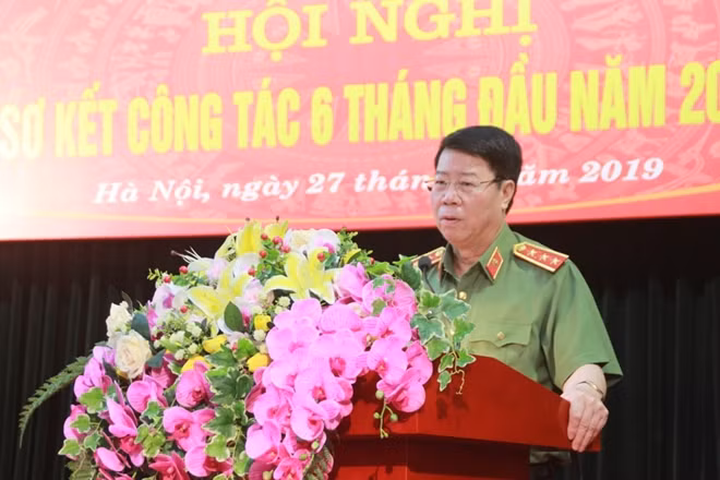 Thứ trưởng Bùi Văn Nam phát biểu tại Hội nghị.