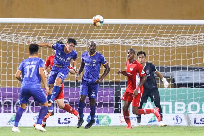 Một ngày thi đấu đáng quên của Tiến Linh.