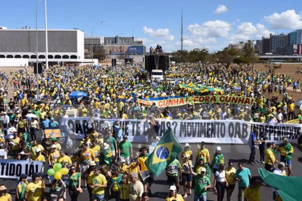 Biểu tình phản đối Chính phủ tại Brazil.