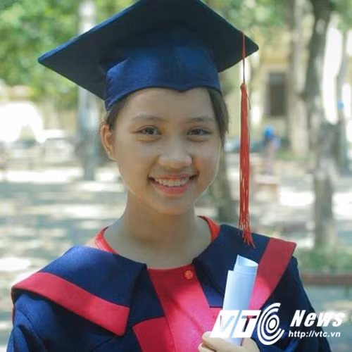 Cấp III, nữ sinh này học THPT chuyên Phan Bội Châu, Nghệ An.