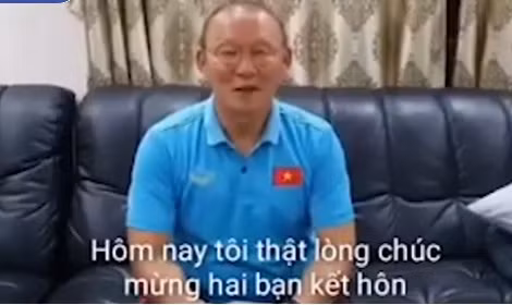 HLV Park Hang-seo gửi lời chúc mừng đôi bạn trẻ.