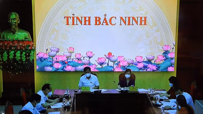 Các lực lượng đang tập trung lên kế hoạch để giữ bằng được sự an toàn trong các KCN lớn ở Bắc Ninh. Ảnh: VGP/Đình Nam