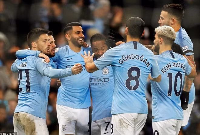 Man City đang củng cố ngôi đầu bảng với 4 điểm nhiều hơn Liverpool.
