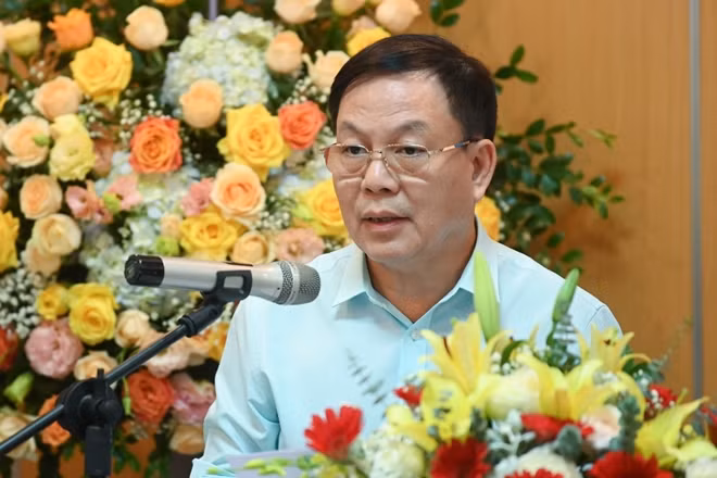 Thiếu tướng Lê Đăng Dũng - Quyền Chủ tịch kiêm Tổng giám đốc Tập đoàn Viettel .