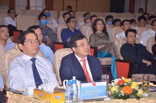 Đồng chí Phạm Viết Thanh, Bí thư Tỉnh uỷ Bà Rịa - Vũng Tàu đến dự và chúc mừng tại sự kiện gắn biển công trình Sao Vàng CPP.