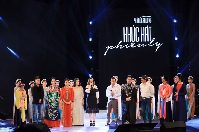 Đêm nhạc “Khúc hát Phiêu ly” do bạn bè nghệ sĩ tổ chức dành tặng ông.