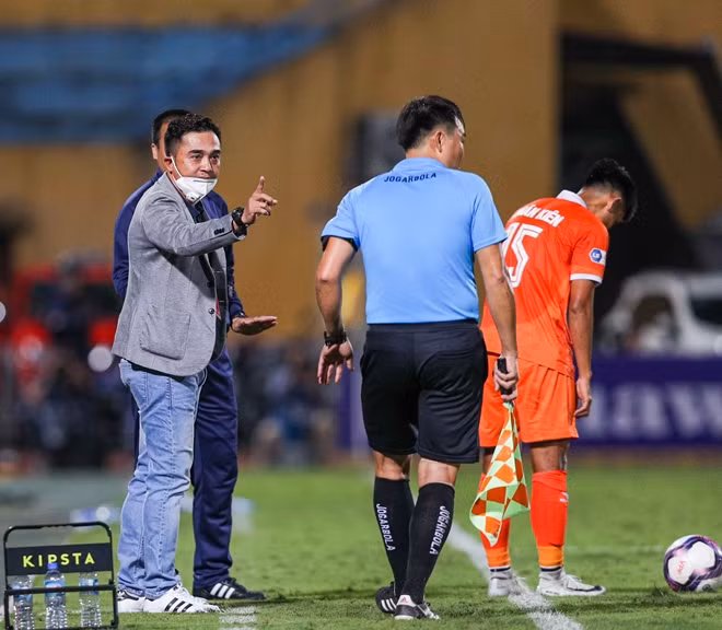 Bình Định bảo toàn được tỷ số 1-0 đến hết trận qua đó giành trọn vẹn 3 điểm leo lên vị trí thứ 7. Trong khi đó đội chủ nhà hiện tụt xuống vị trí thứ 10.