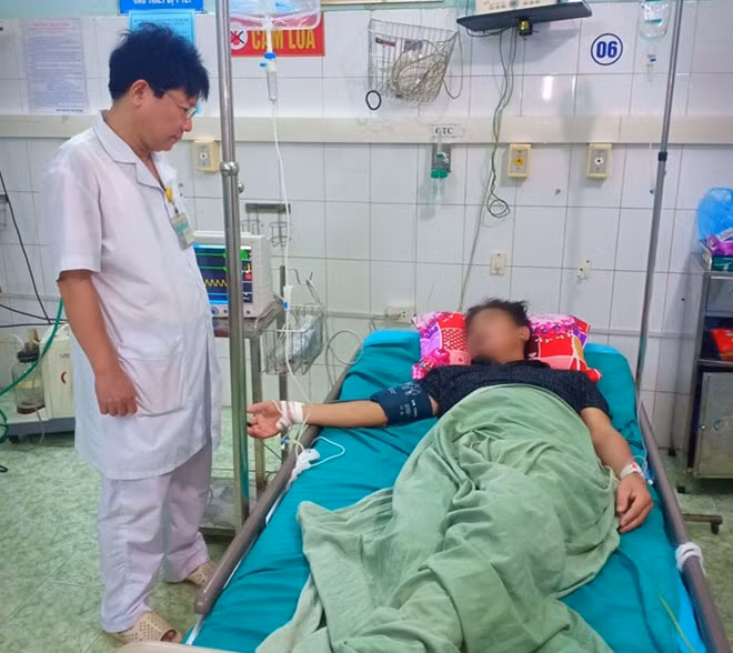 Bệnh nhân sau khi được cấp cứu đã tỉnh táo