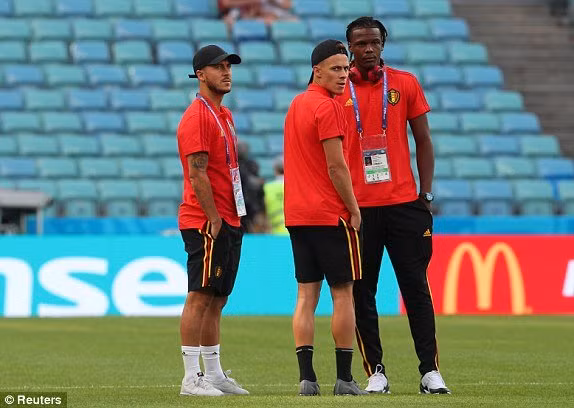 Hazard và các đồng đội xuất hiện trên sân Fisht, Sochi nơi ít ngày trước chứng kiến cuộc thư hùng giữa Tây Ban Nha và Bồ Đào Nha. Ảnh: Reuters