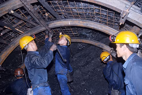 Tiêu thụ than nửa đầu năm nay gặp khó khăn hơn dự kiến.