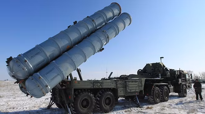 Một xe phóng của hệ thống S-400