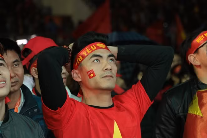 Không ai không xúc động vì những gì mà U23 Việt Nam đã trình diễn đặc biệt là trong trận chung kết, đáng tiếc chúng ta không thể bước lên ngôi cao nhất.