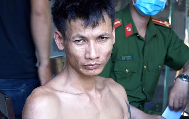 Đối tượng Trương Văn Tuân tại hiện trường vụ việc.
