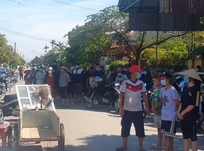 Những người dân địa phương tập trung đông người gây mất ANTT.