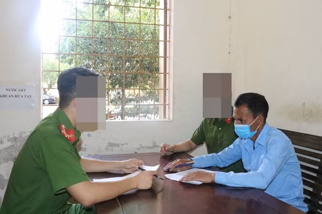 Đối tượng Lầu Bá Của tại cơ quan Công an.