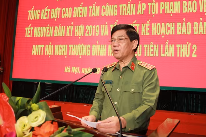 Trung tướng Đoàn Duy Khương phát biểu tại hội nghị.