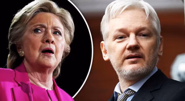 Bà Hillary Clinton và ông Julian Assange.