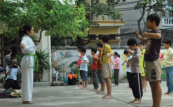 Dù nắng hay mưa, lớp võ thuật vẫn được duy trì.