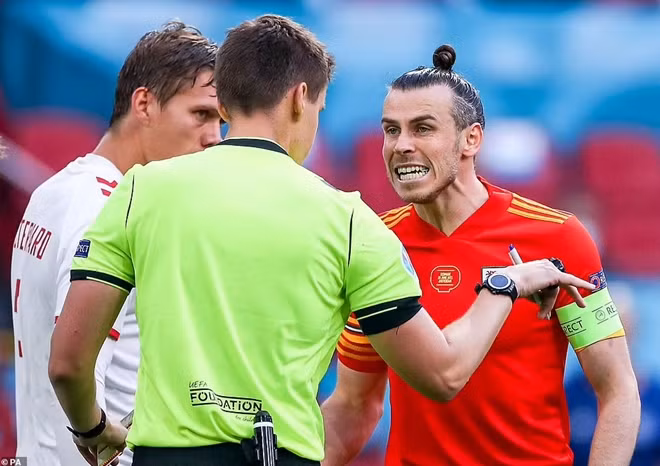 Bale đã làm tất cả nhưng không thể giúp Xứ Wales.