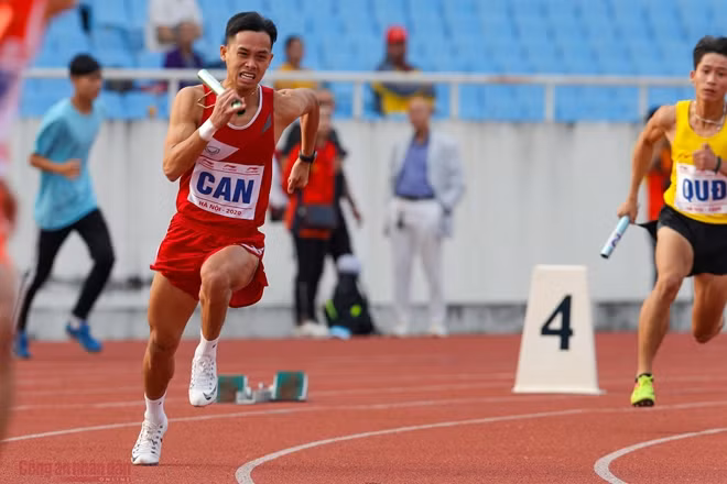 Đoàn CAND đã lọt vào chung kết ở nội dung chạy tiếp sức 4x100m nam.