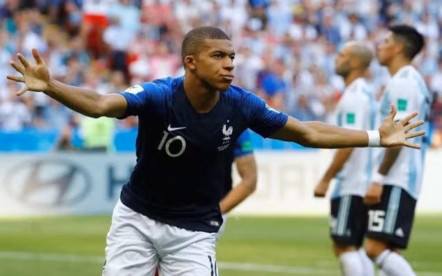 Kylian Mbappe tỏa sáng trong trận đấu với Argentina nhưng còn chặng đường tiếp sau thì sẽ là một dấu hỏi lớn. Ảnh: Reuters.