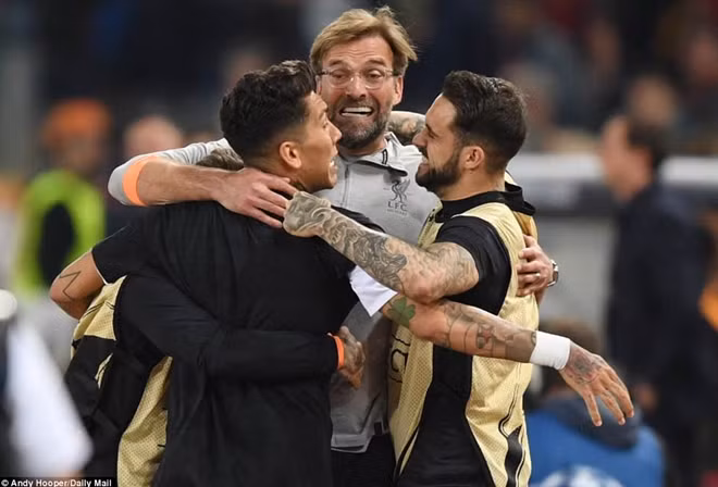 Sự phấn khích tột độ của HLV Jurgen Klopp. Ảnh: Daily Mail.