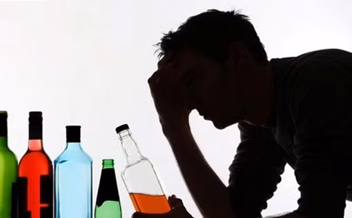Số người bị rối loạn tâm thần do rượu đang ngày càng gia tăng