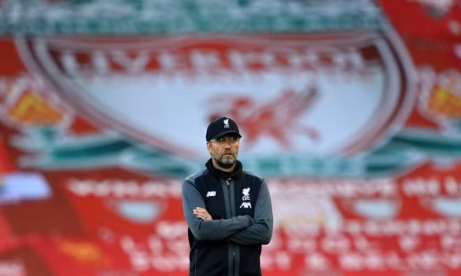HLV Kloop tỏ ra không hài lòng với các ăn mừng của CĐV Liverpool. Ảnh: Liverpool FC.