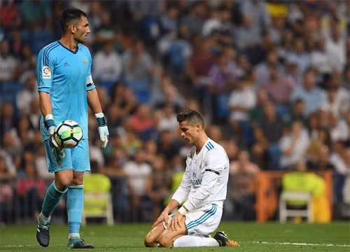 Ronaldo có ngày trở lại ở La Liga không "vui vẻ". Ảnh: Reuters.